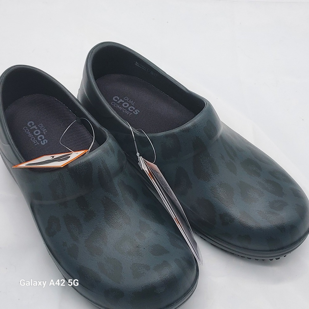 Crocs Neria Pro II Graphic Clog Black Leopard Slip Resistant Work Shoe W4 205385